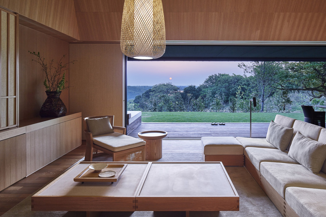 RS2892_Amanemu-Villa-living-room-lpr-12-1050x700